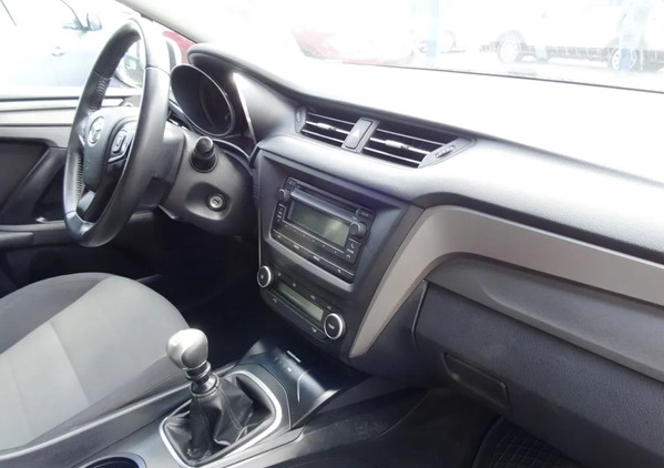 Toyota Avensis cena 42900 przebieg: 201000, rok produkcji 2015 z Sosnowiec małe 326